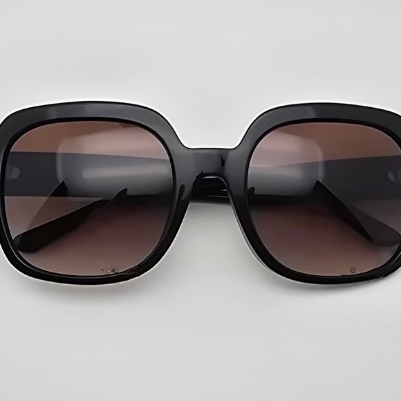 *SOLD* Tory Burch TY7143U 1709/13 Black Frame Brown Gradient Lens Sunglasses - Picture 13 of 16